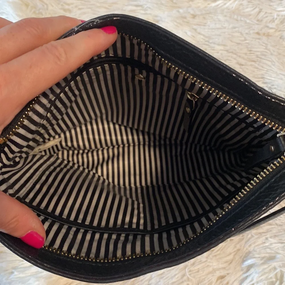 Kate Spade ♠️ black pebbled leather black cross body with gold hardware - Picture 6 of 12